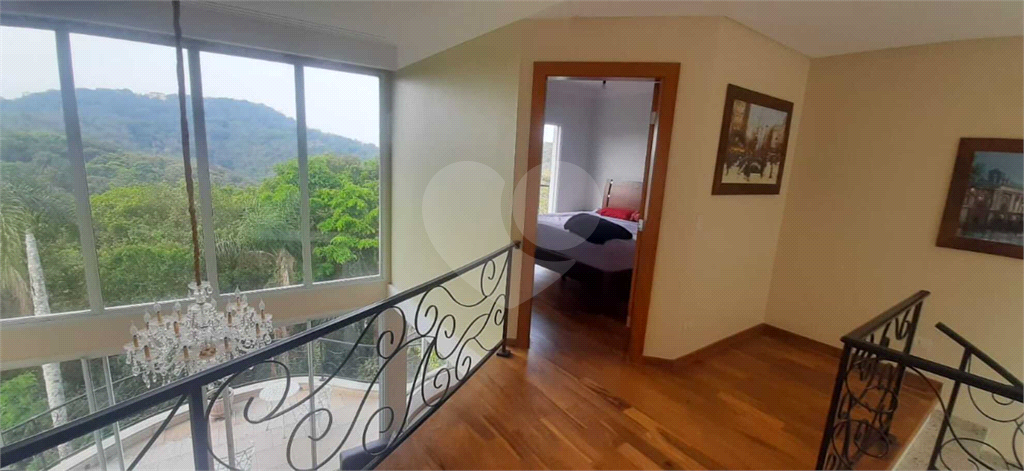 Casa à venda com 3 quartos, 390m² - Foto 2