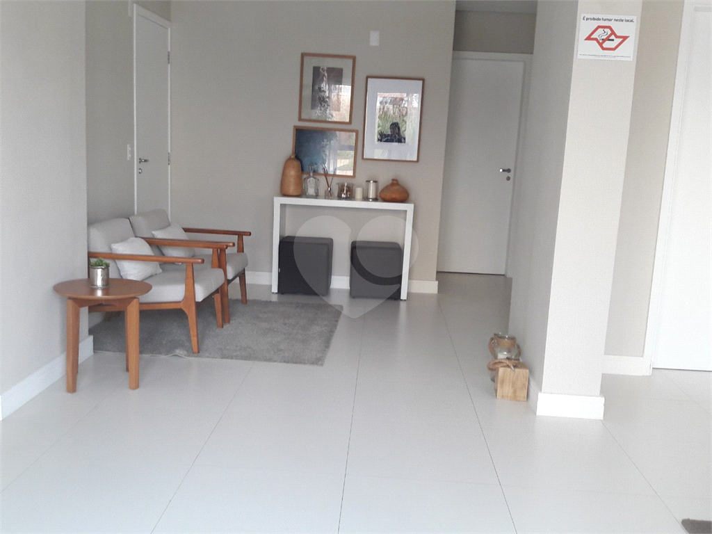 APARTAMENTO 2 DORMITÓRIOS (1 SUÍTE), VARANDA E 1 VAGA DE GARAGEM PARA LOCAÇÃO - VILA ROMANA