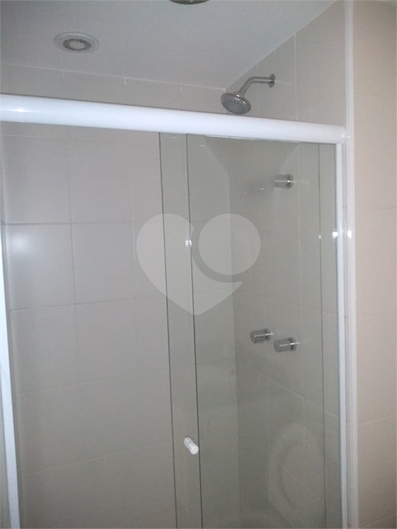 APARTAMENTO 2 DORMITÓRIOS (1 SUÍTE), VARANDA E 1 VAGA DE GARAGEM PARA LOCAÇÃO - VILA ROMANA