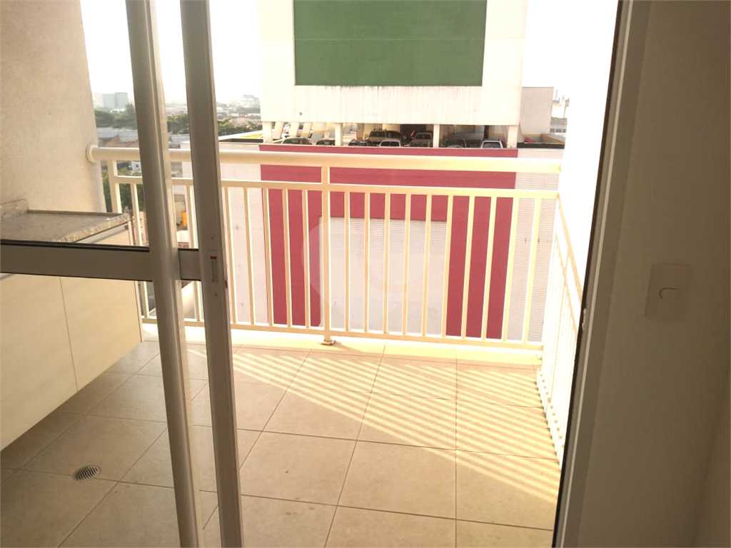 APARTAMENTO 2 DORMITÓRIOS (1 SUÍTE), VARANDA E 1 VAGA DE GARAGEM PARA LOCAÇÃO - VILA ROMANA