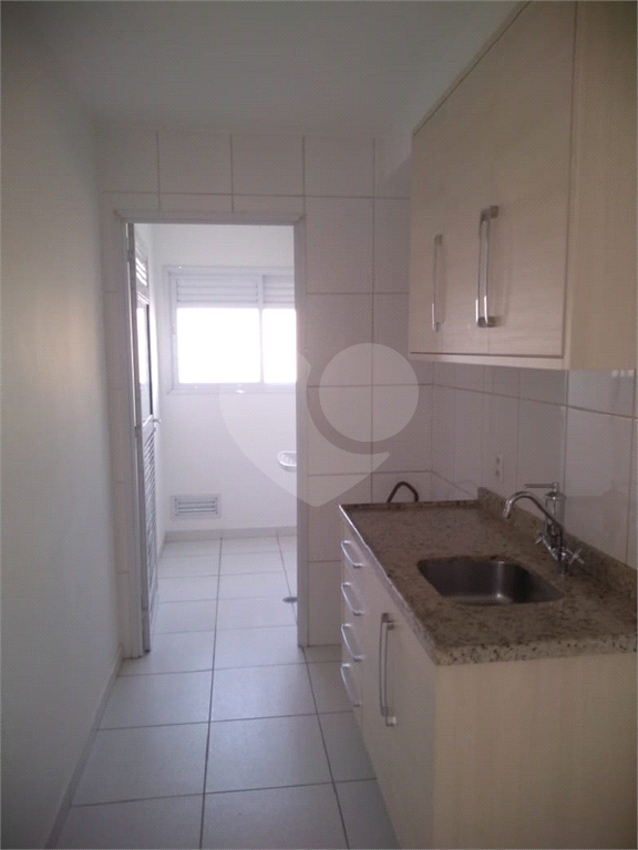 APARTAMENTO 2 DORMITÓRIOS (1 SUÍTE), VARANDA E 1 VAGA DE GARAGEM PARA LOCAÇÃO - VILA ROMANA
