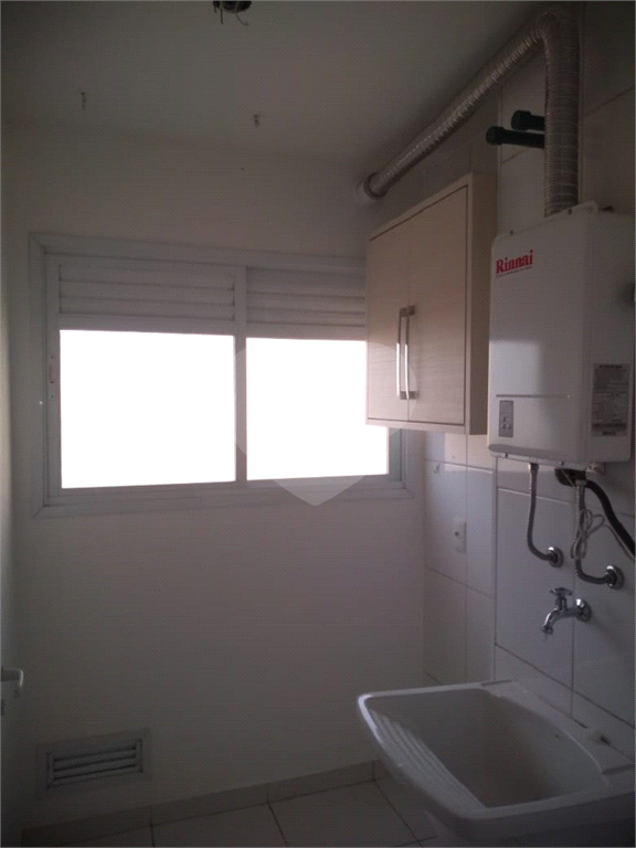 APARTAMENTO 2 DORMITÓRIOS (1 SUÍTE), VARANDA E 1 VAGA DE GARAGEM PARA LOCAÇÃO - VILA ROMANA
