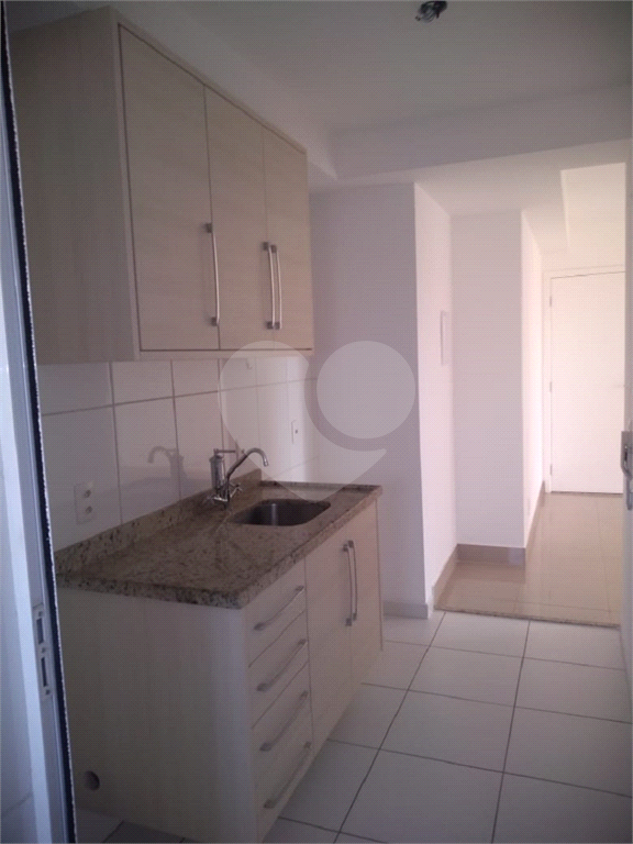 APARTAMENTO 2 DORMITÓRIOS (1 SUÍTE), VARANDA E 1 VAGA DE GARAGEM PARA LOCAÇÃO - VILA ROMANA