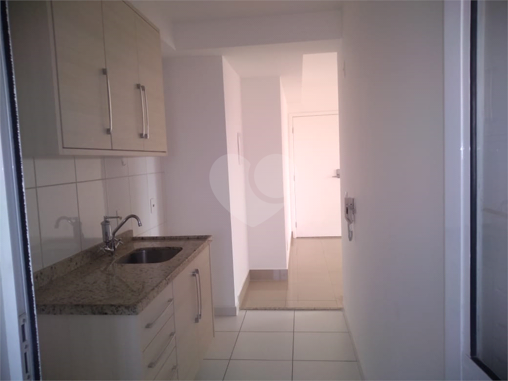 APARTAMENTO 2 DORMITÓRIOS (1 SUÍTE), VARANDA E 1 VAGA DE GARAGEM PARA LOCAÇÃO - VILA ROMANA