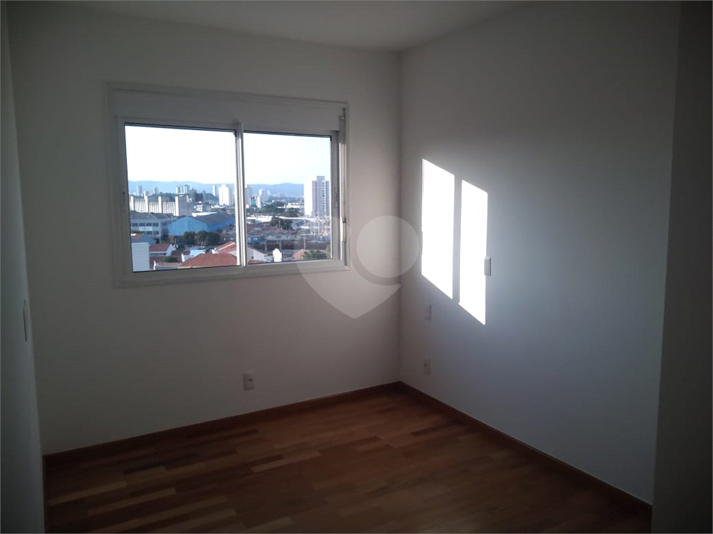 APARTAMENTO 2 DORMITÓRIOS (1 SUÍTE), VARANDA E 1 VAGA DE GARAGEM PARA LOCAÇÃO - VILA ROMANA