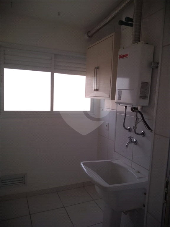 APARTAMENTO 2 DORMITÓRIOS (1 SUÍTE), VARANDA E 1 VAGA DE GARAGEM PARA LOCAÇÃO - VILA ROMANA