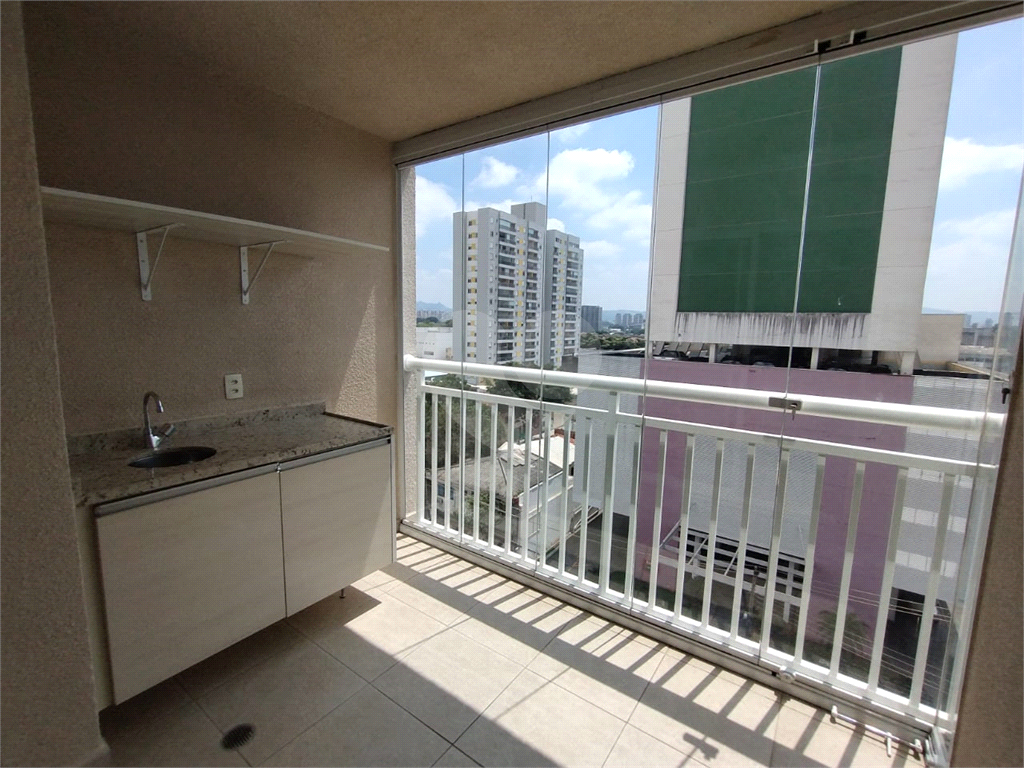 APARTAMENTO 2 DORMITÓRIOS (1 SUÍTE), VARANDA E 1 VAGA DE GARAGEM PARA LOCAÇÃO - VILA ROMANA