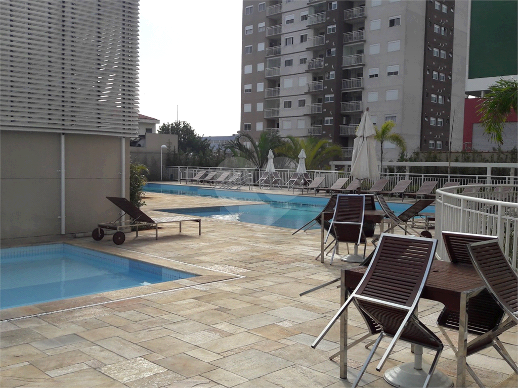 APARTAMENTO 2 DORMITÓRIOS (1 SUÍTE), VARANDA E 1 VAGA DE GARAGEM PARA LOCAÇÃO - VILA ROMANA