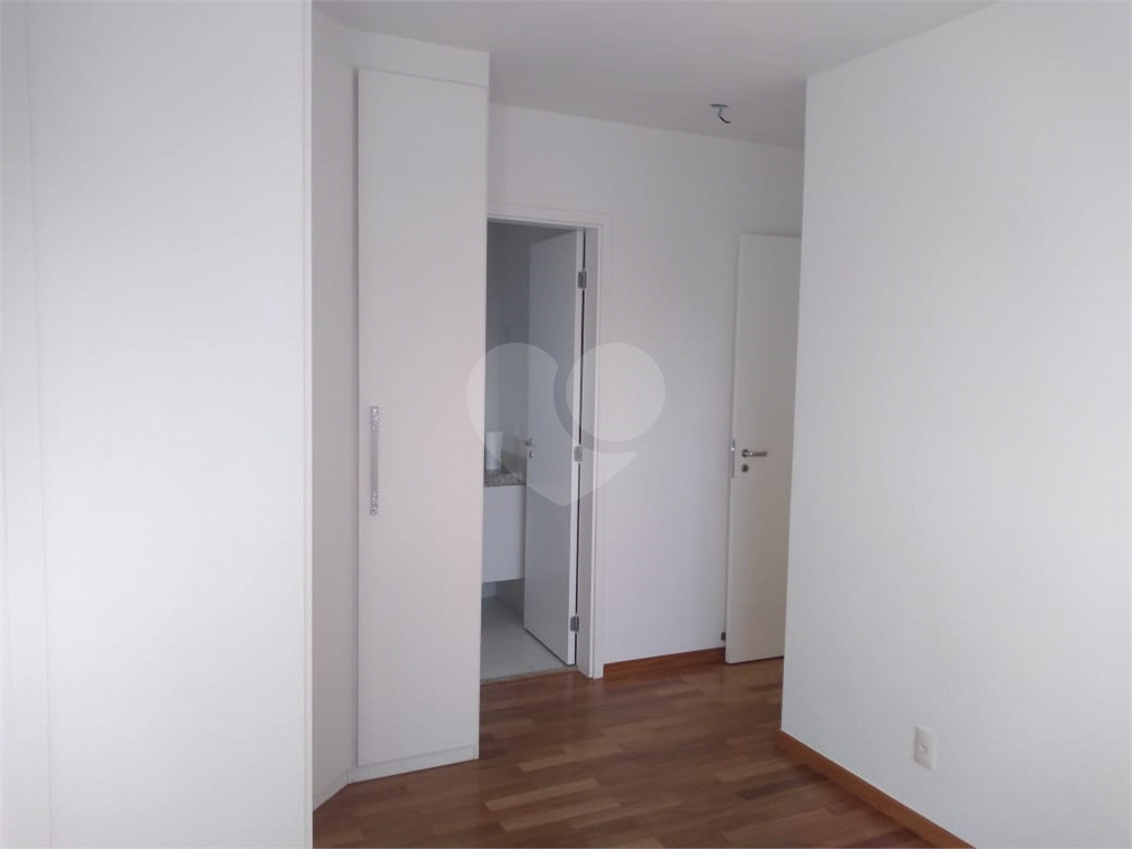 APARTAMENTO 2 DORMITÓRIOS (1 SUÍTE), VARANDA E 1 VAGA DE GARAGEM PARA LOCAÇÃO - VILA ROMANA