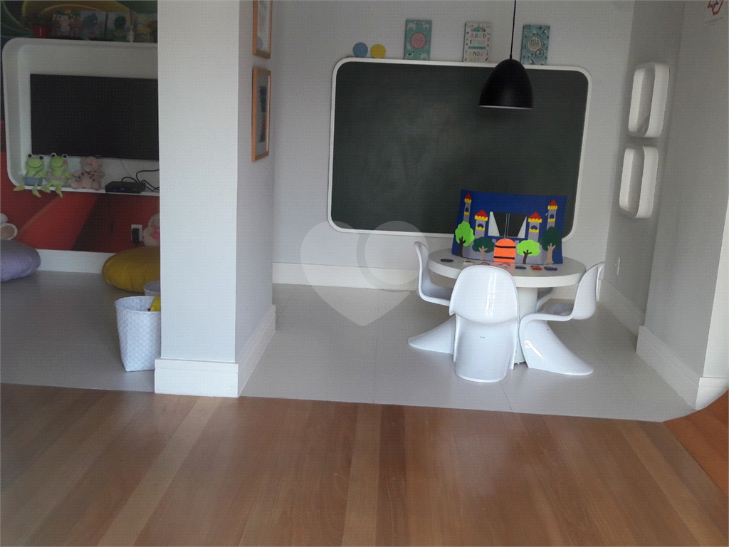 APARTAMENTO 2 DORMITÓRIOS (1 SUÍTE), VARANDA E 1 VAGA DE GARAGEM PARA LOCAÇÃO - VILA ROMANA