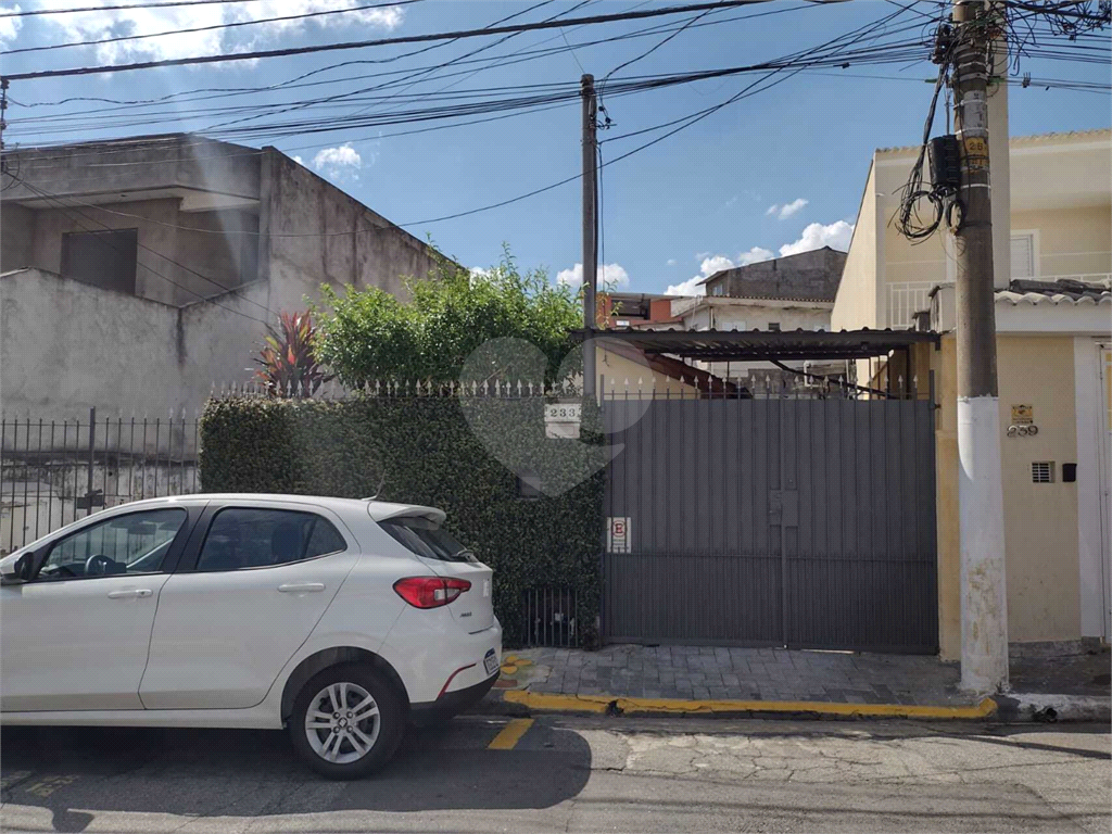 DUAS CASAS NO MESMO TERRENO EM EXCELENTE LOCALIZAÇÃO, TERRENO MEDE 284 M² COM 9,45 DE FRENTE.