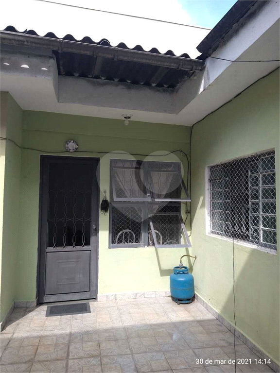 DUAS CASAS NO MESMO TERRENO EM EXCELENTE LOCALIZAÇÃO, TERRENO MEDE 284 M² COM 9,45 DE FRENTE.