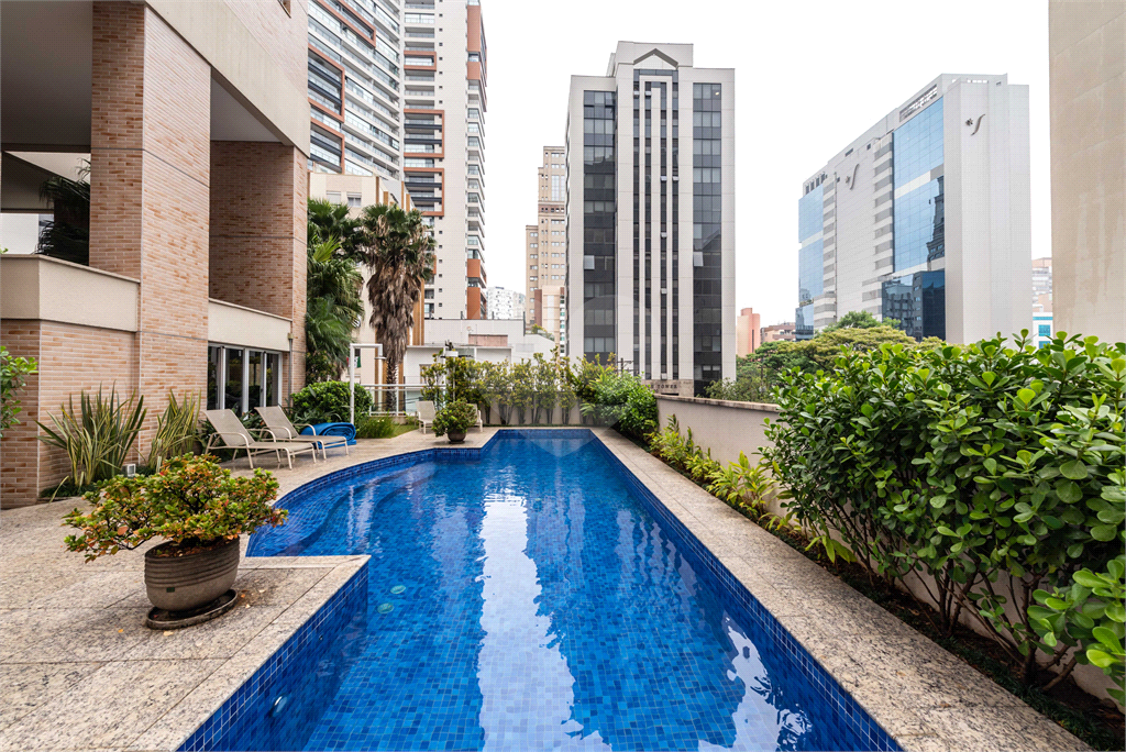Apartamento a venda em Itaim com 161 m³ - 3 suítes 