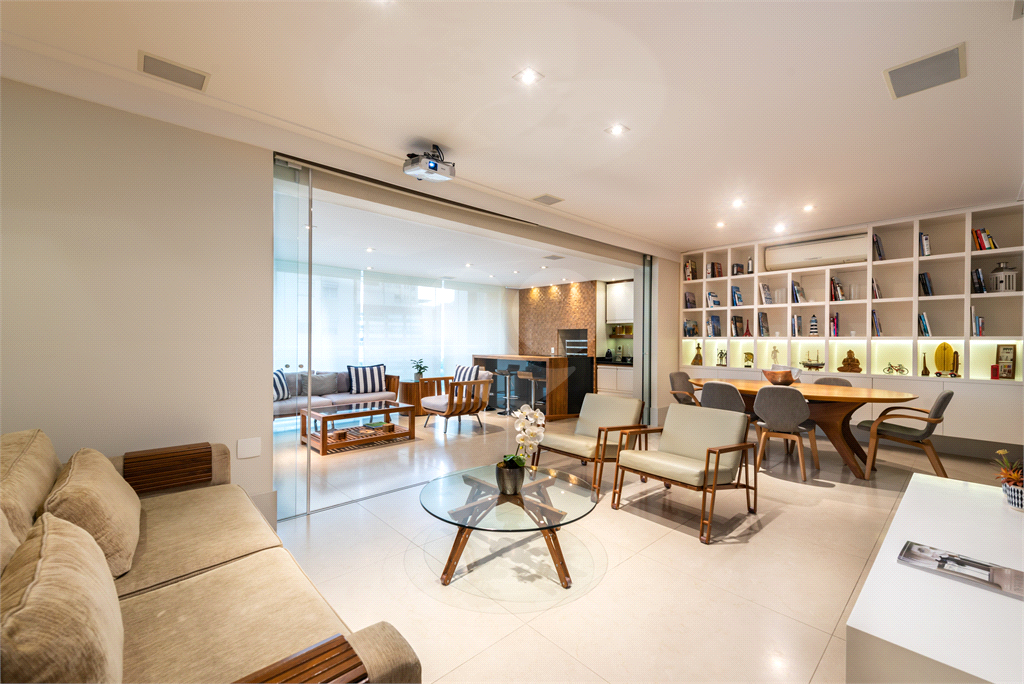 Apartamento a venda em Itaim com 161 m³ - 3 suítes 