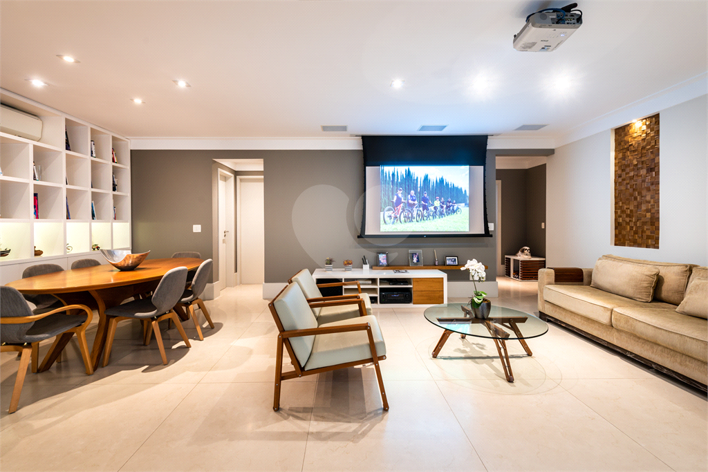 Apartamento a venda em Itaim com 161 m³ - 3 suítes 
