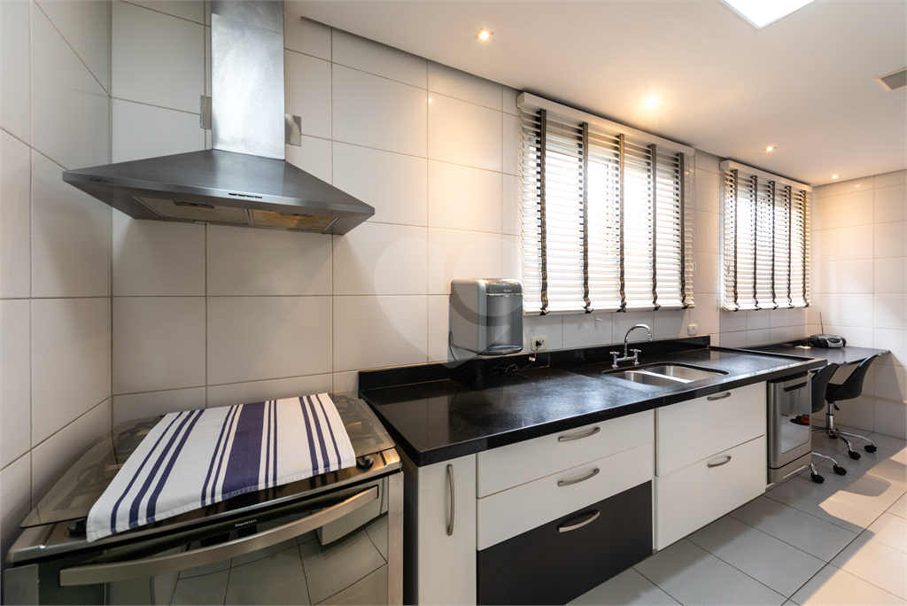Apartamento a venda em Itaim com 161 m³ - 3 suítes 