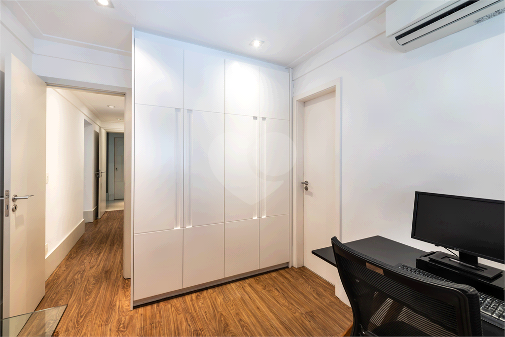 Apartamento a venda em Itaim com 161 m³ - 3 suítes 