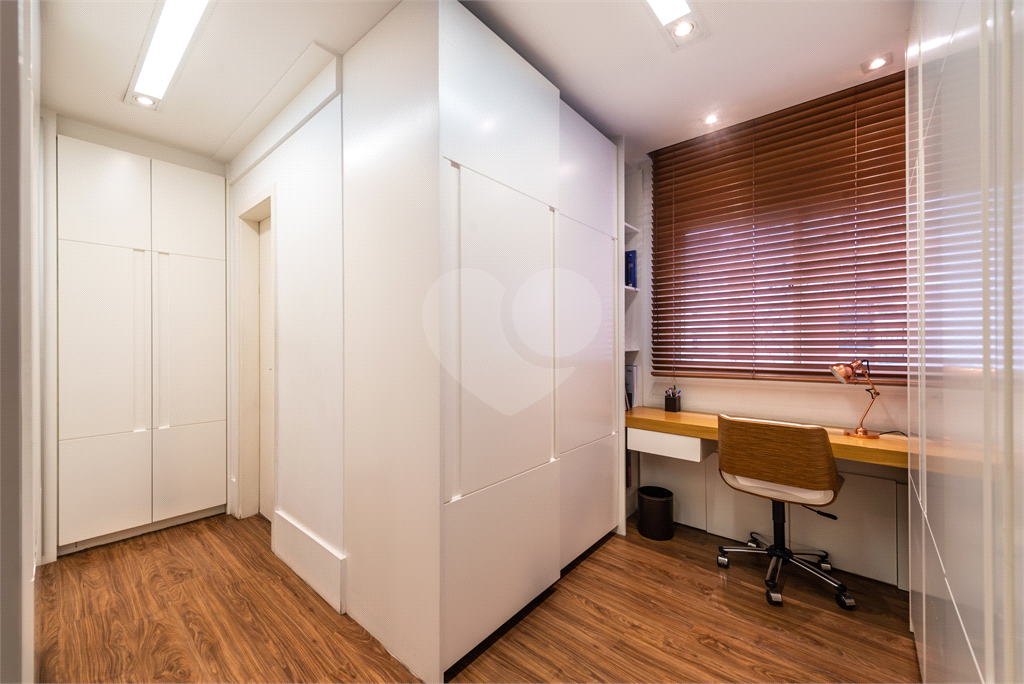 Apartamento a venda em Itaim com 161 m³ - 3 suítes 