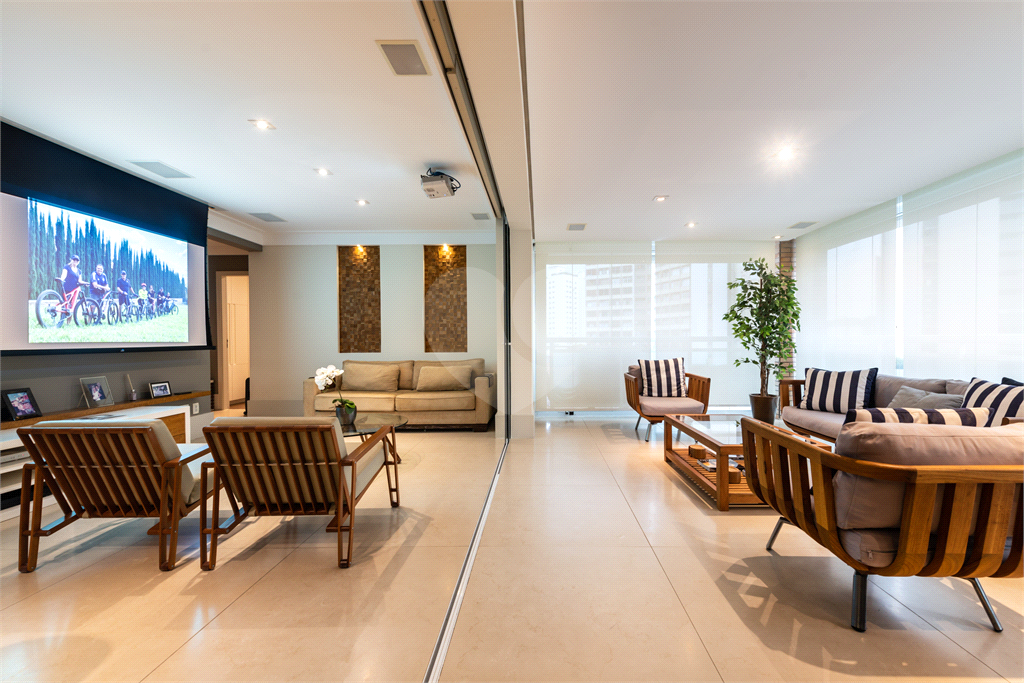 Apartamento a venda em Itaim com 161 m³ - 3 suítes 