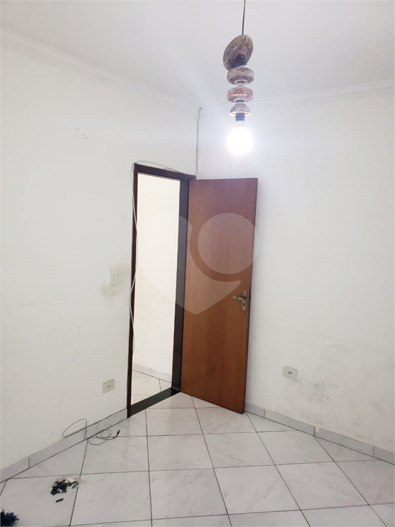 Sobrado à venda e locação com 100m² e 2 dormitórios, localizado no bairr Jardim Santa Mena, Guarulho