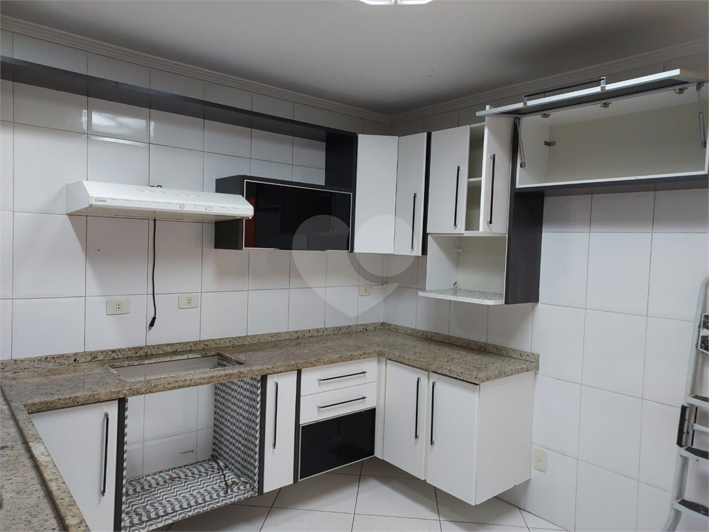 Sobrado à venda e locação com 100m² e 2 dormitórios, localizado no bairr Jardim Santa Mena, Guarulho