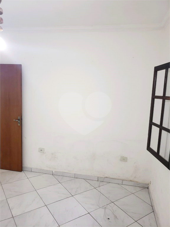 Sobrado à venda e locação com 100m² e 2 dormitórios, localizado no bairr Jardim Santa Mena, Guarulho