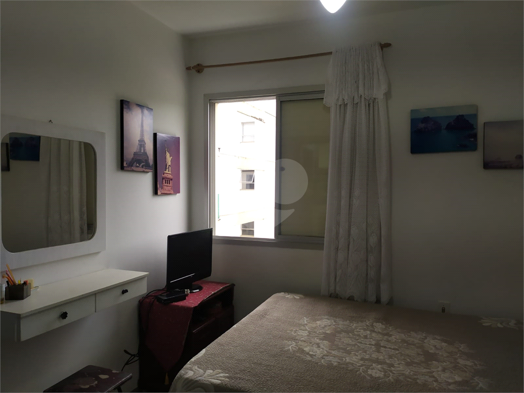 Apartamento na Praia da Enseada para locação totalmente mobiliado com 02 dorm 02 vagas 
