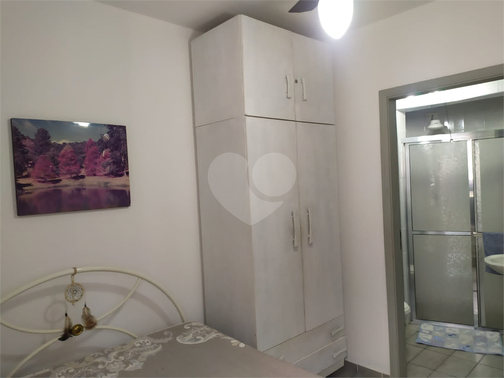Apartamento na Praia da Enseada para locação totalmente mobiliado com 02 dorm 02 vagas 