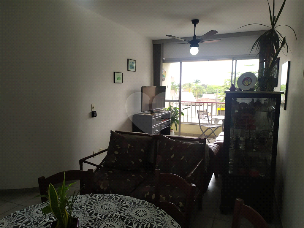 Apartamento na Praia da Enseada para locação totalmente mobiliado com 02 dorm 02 vagas 