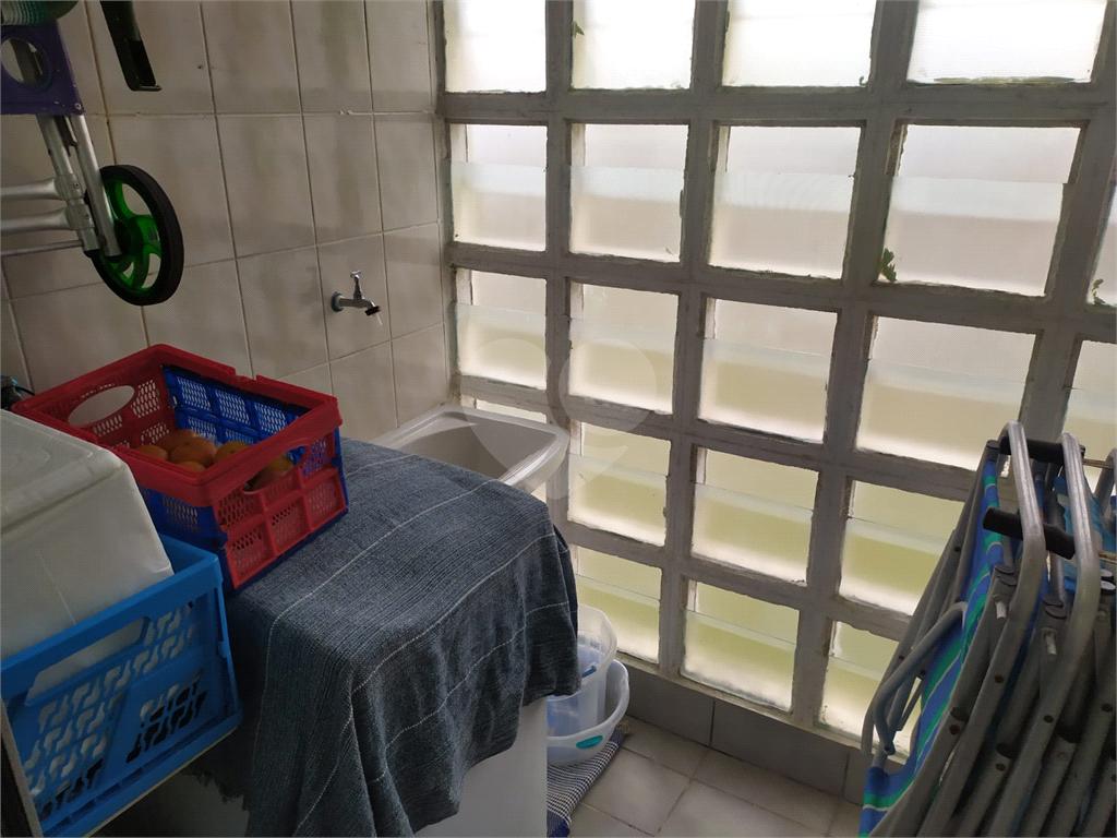 Apartamento na Praia da Enseada para locação totalmente mobiliado com 02 dorm 02 vagas 