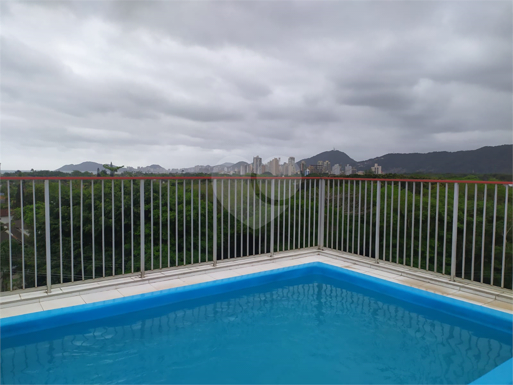 Apartamento na Praia da Enseada para locação totalmente mobiliado com 02 dorm 02 vagas 