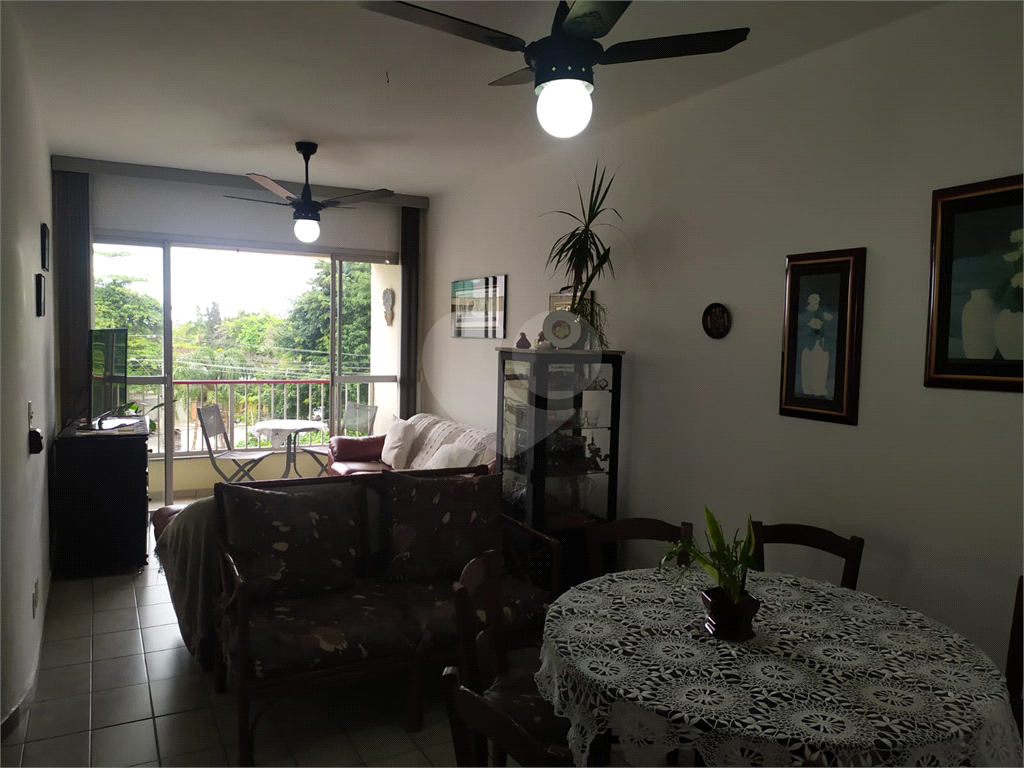 Apartamento na Praia da Enseada para locação totalmente mobiliado com 02 dorm 02 vagas 