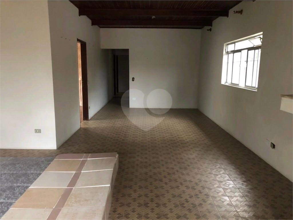 Casa à venda com 3 quartos, 225m² - Foto 1