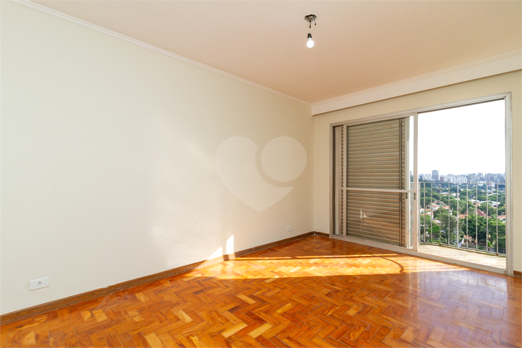 Apartamento para locação com vista aberta para o Parque do Ibirapuera.