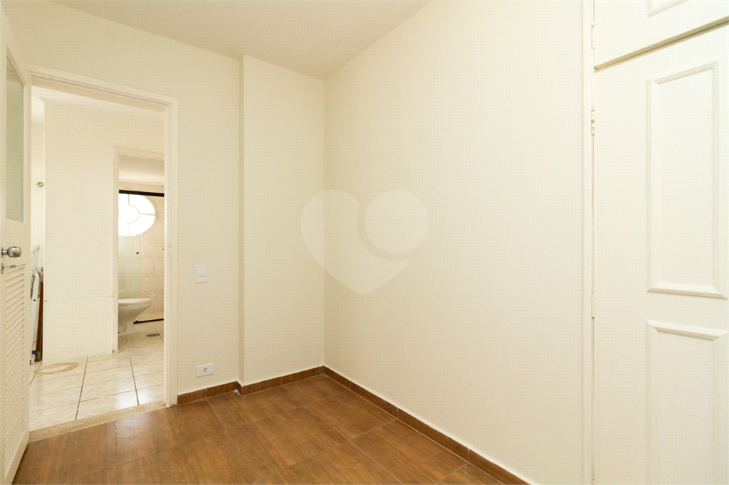 Apartamento para locação com vista aberta para o Parque do Ibirapuera.