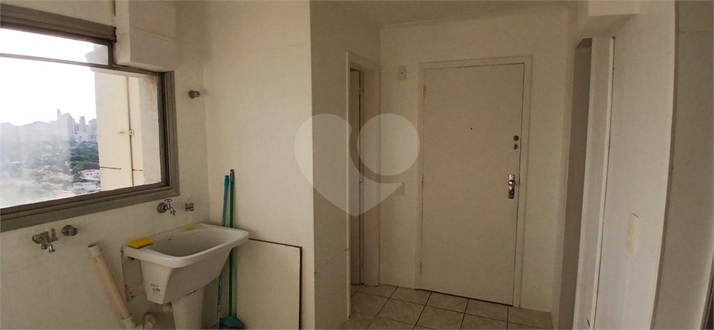 Apartamento para locação com vista aberta para o Parque do Ibirapuera.