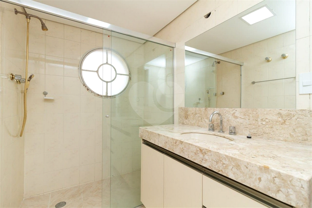 Apartamento para locação com vista aberta para o Parque do Ibirapuera.