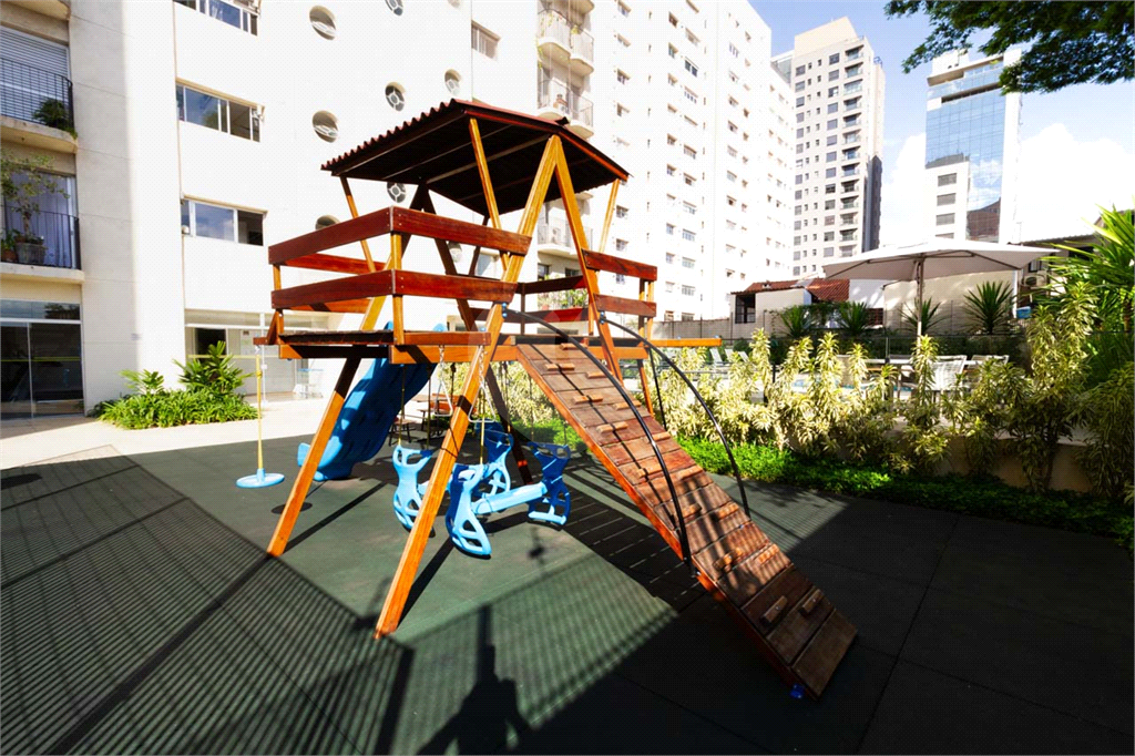 Apartamento para locação com vista aberta para o Parque do Ibirapuera.