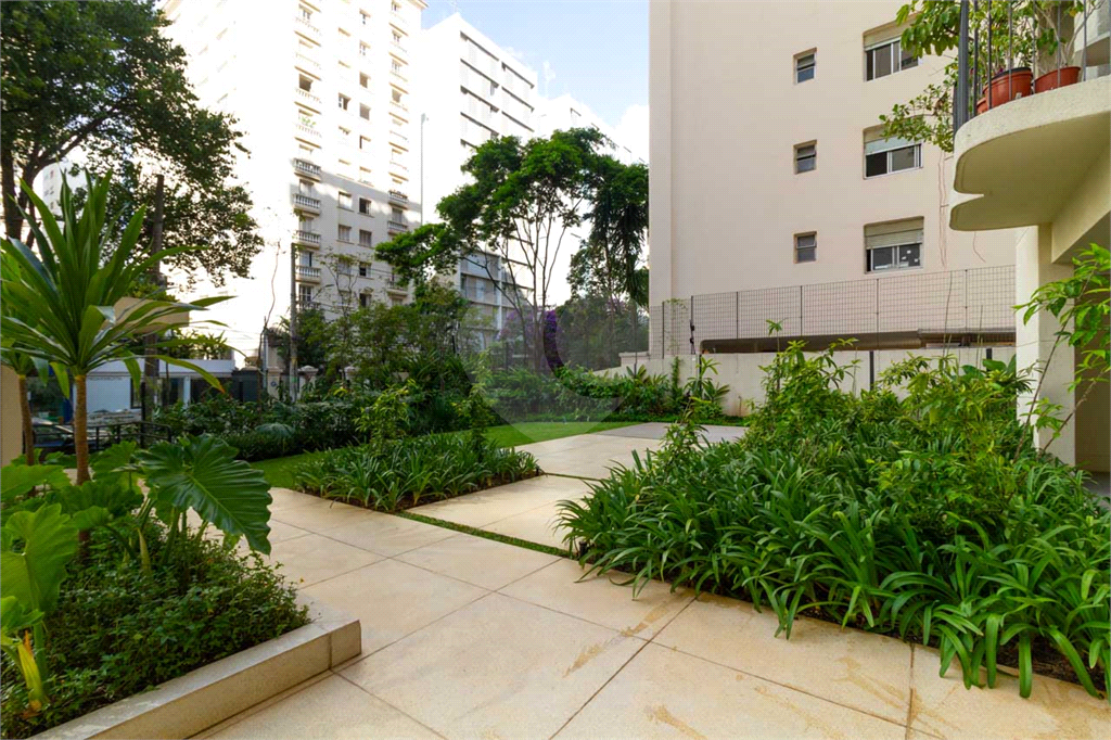 Apartamento para locação com vista aberta para o Parque do Ibirapuera.
