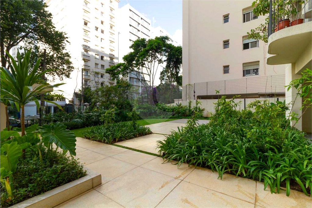 Apartamento para locação com vista aberta para o Parque do Ibirapuera.