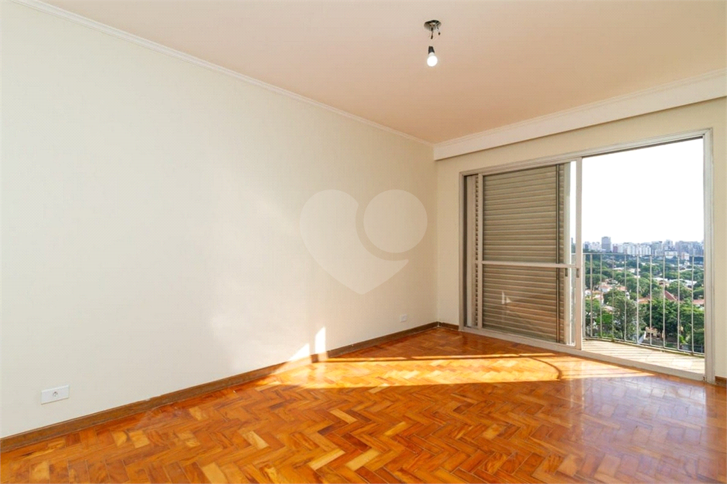 Apartamento para locação com vista aberta para o Parque do Ibirapuera.