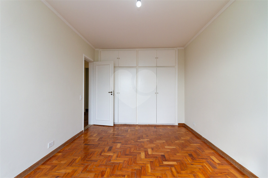Apartamento para locação com vista aberta para o Parque do Ibirapuera.