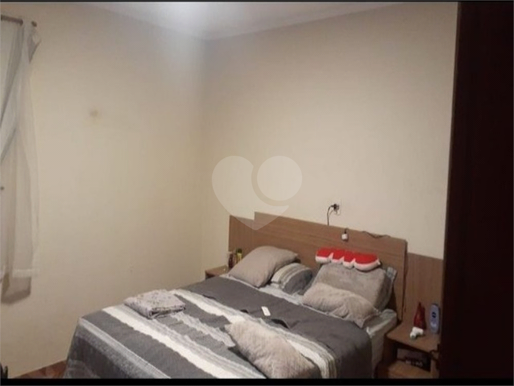 Casa à venda com 3 quartos, 150m² - Foto 1