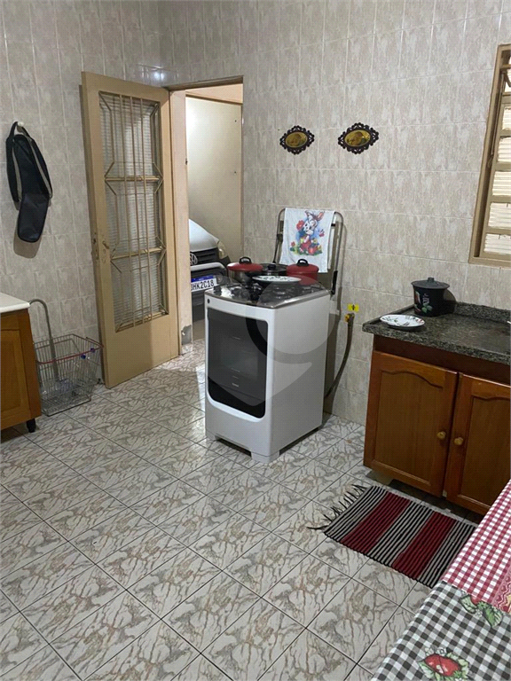 Casa à venda com 1 quarto, 101m² - Foto 2