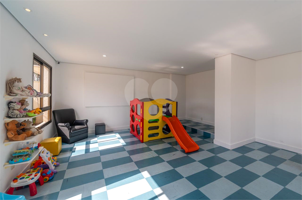 APARTAMENTO COM 3 SUÍTES E 3 VAGAS