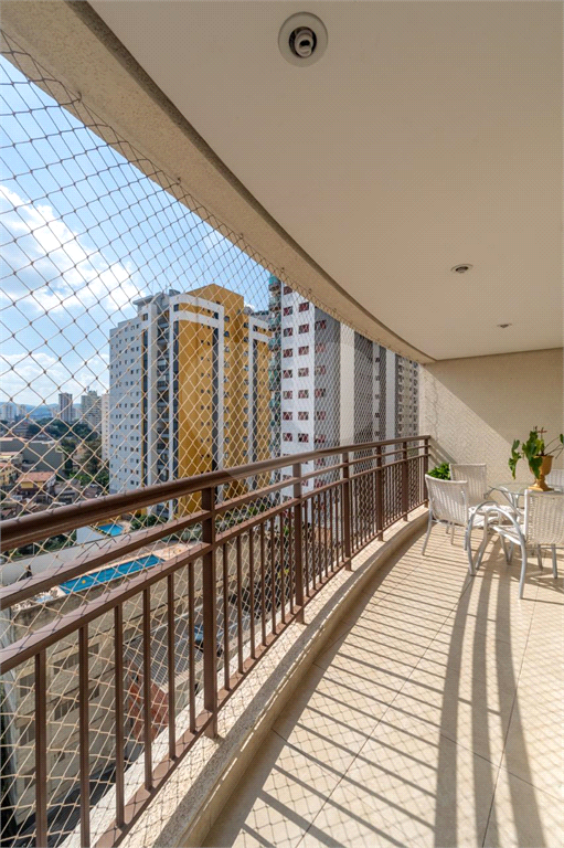 APARTAMENTO COM 3 SUÍTES E 3 VAGAS