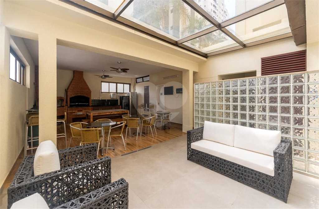 APARTAMENTO COM 3 SUÍTES E 3 VAGAS