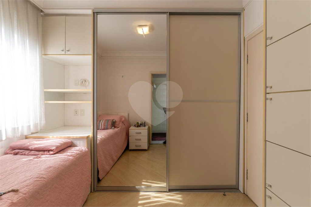 APARTAMENTO COM 3 SUÍTES E 3 VAGAS