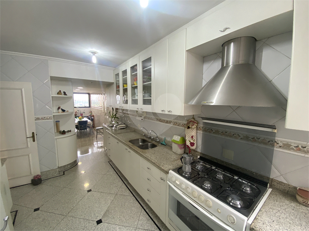 Apartamento no coração da Avenida Braz Leme com 214 metros, - 4 suítes, 4 vagas de garagem 