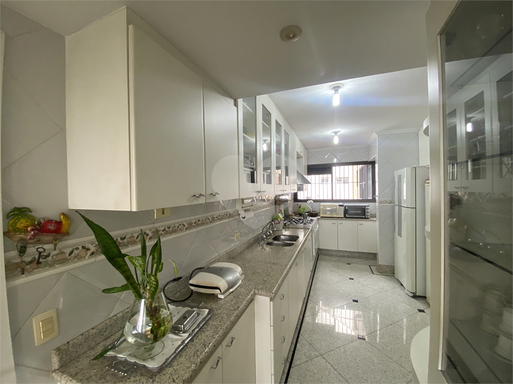 Apartamento no coração da Avenida Braz Leme com 214 metros, - 4 suítes, 4 vagas de garagem 
